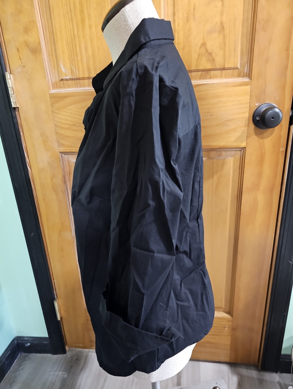Liz Claiborne Black Stretch Button Down Top - Picture 5 of 6